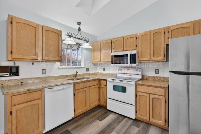 Building Photo - 4 Devondale Pl