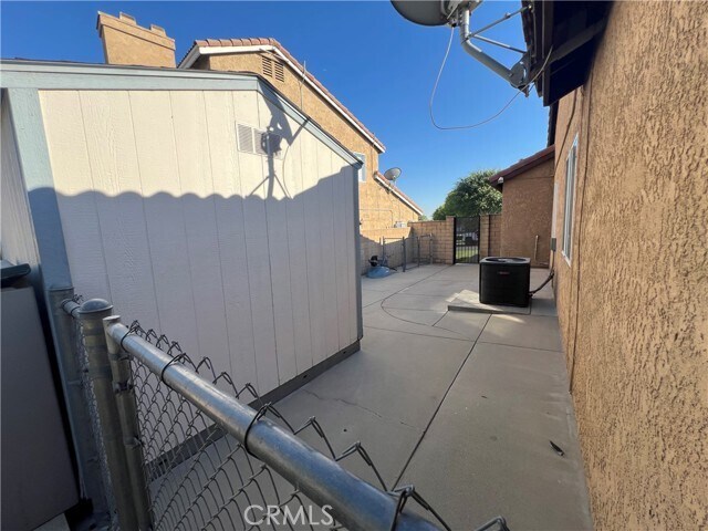 Building Photo - 2664 W La Morada Dr