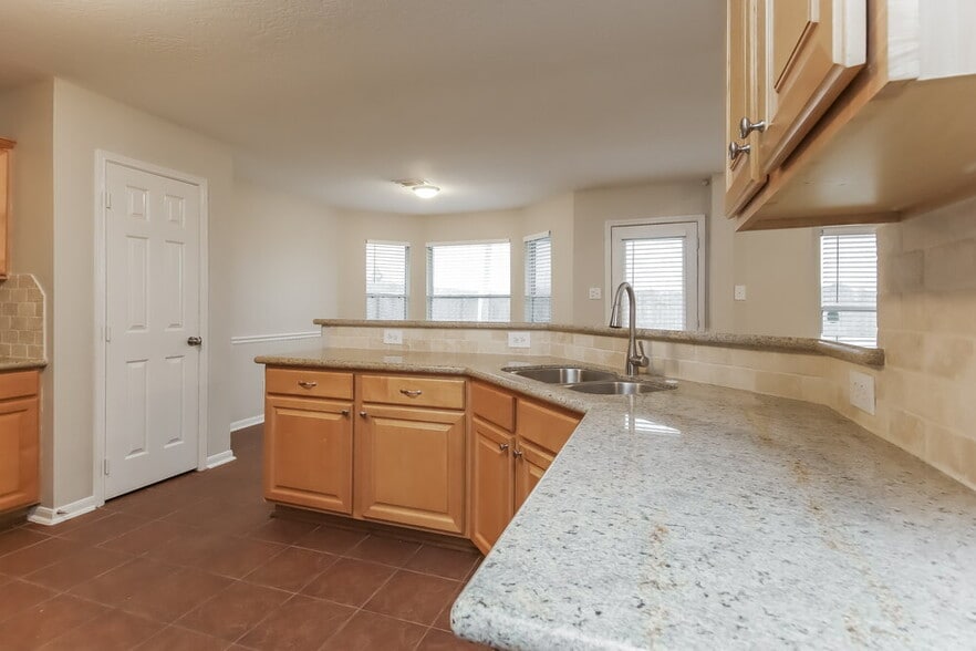 Building Photo - 302 Cedar Branch Dr