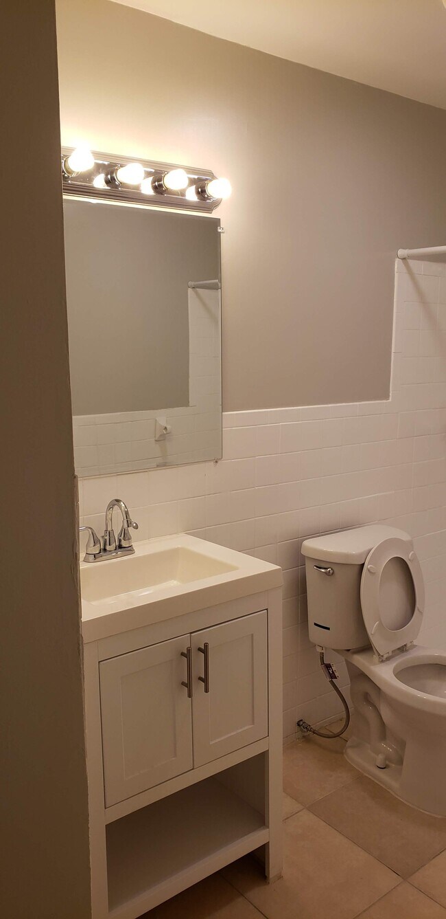 Building Photo - 5704 NW 28th St