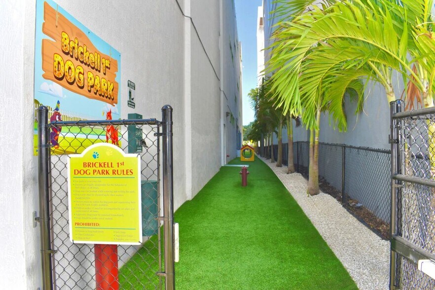 Building Photo - 110 SW 12th St