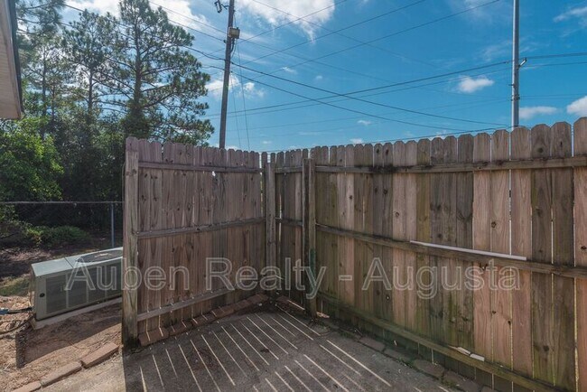 Building Photo - 2311 Walden Dr