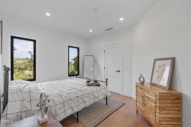 Building Photo - 4480 Sunnycrest Dr