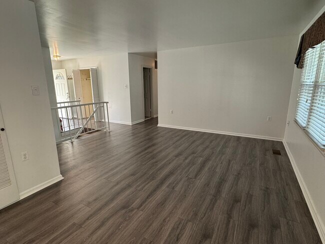 Building Photo - 3212 Manitoba Dr