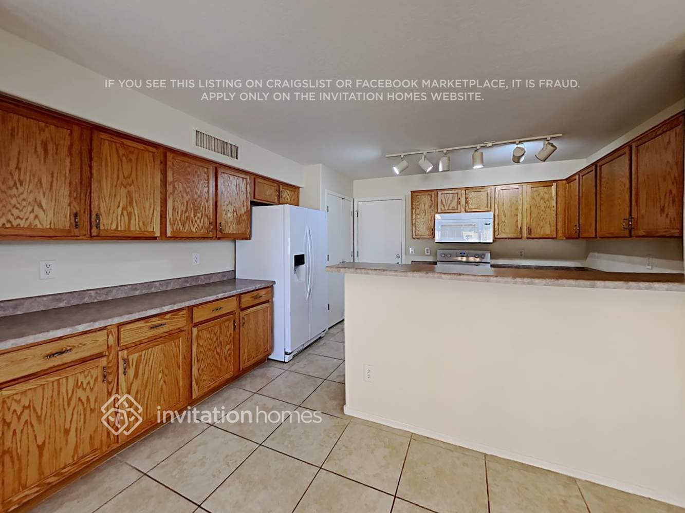 Building Photo - 34393 N Picket Post Dr