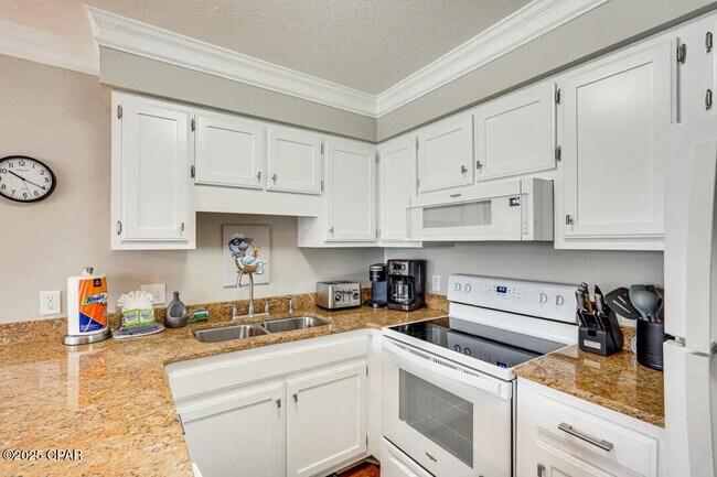 Building Photo - 17670 Front Beach Rd