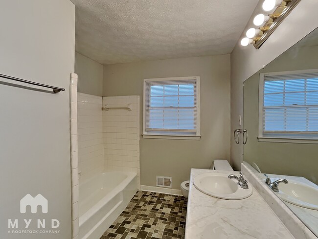 Building Photo - 1687 Coronet Dr