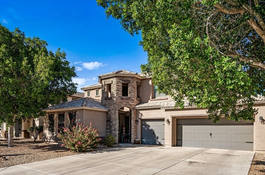 Building Photo - 15046 W Sells Dr