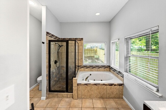 Building Photo - Spacious 4-Bedroom Rental in Autumn Ridge ...