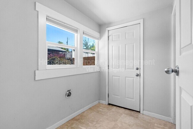 Building Photo - 1836 E 10th Ave