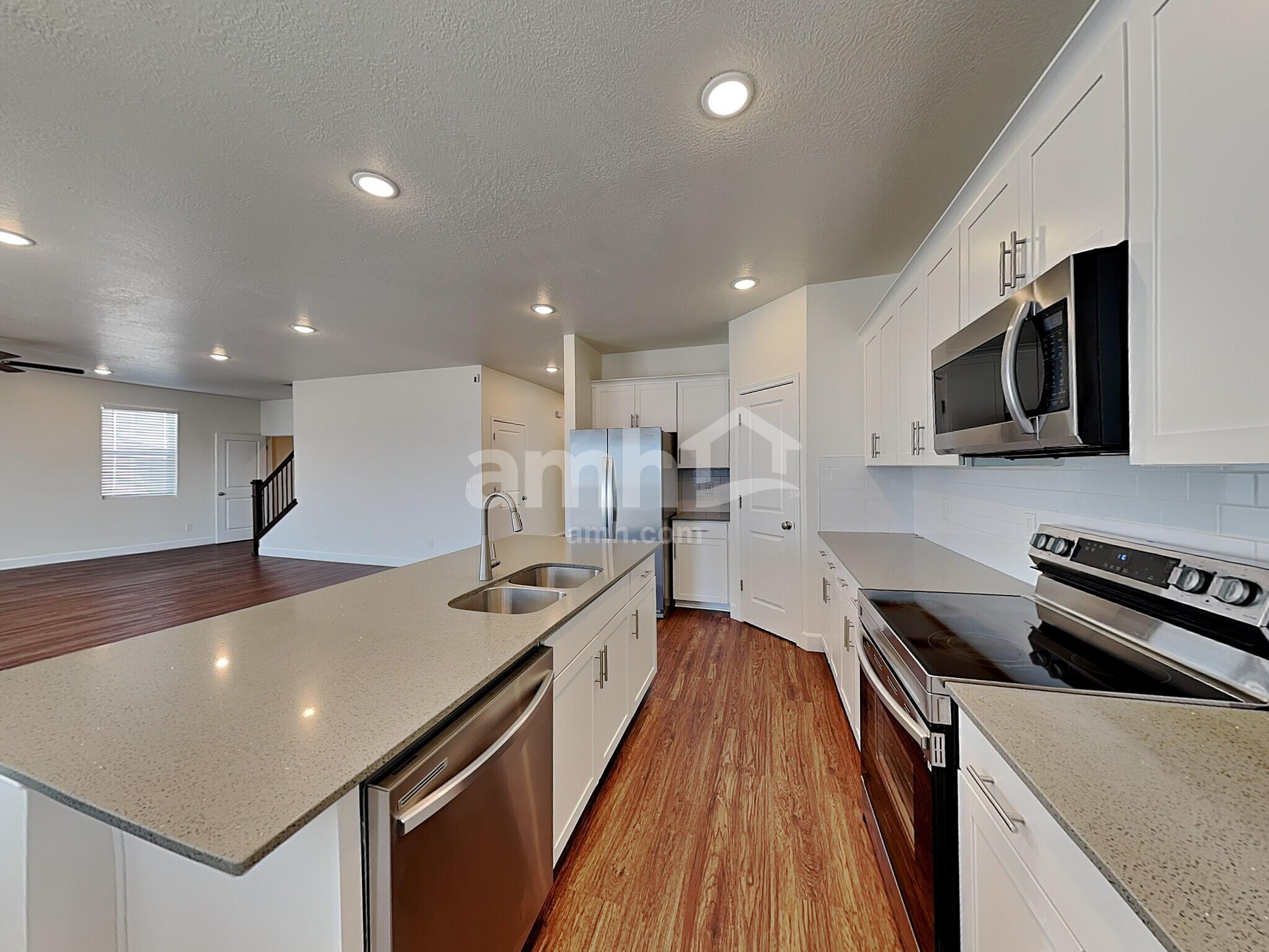 Building Photo - 2135 E Silverado Ln
