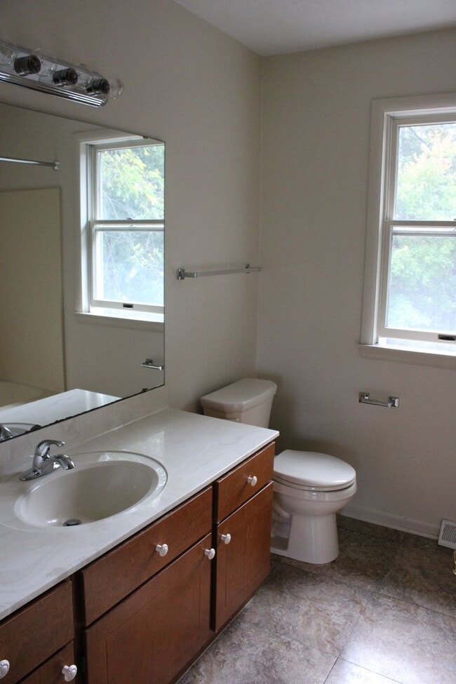 Building Photo - 267 Ark Dr