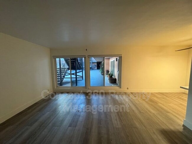 Building Photo - 1139 E OCEAN Blvd