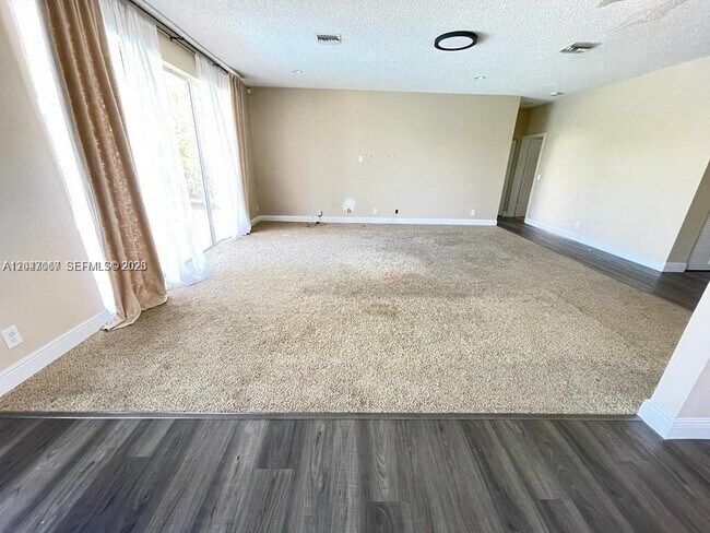 Building Photo - 558 Stonemont Dr