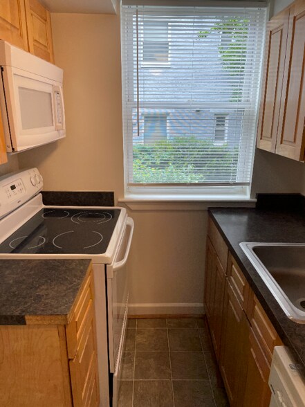 Primary Photo - 730 Brandywine St SE