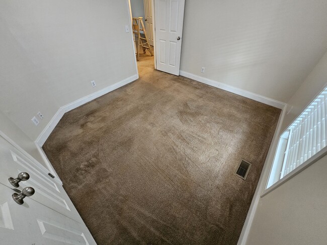 Building Photo - TR House