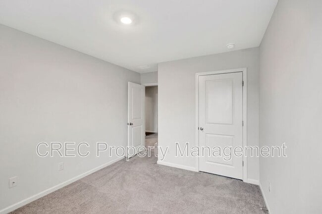 Building Photo - 575 Wayton Cir