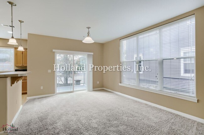 Building Photo - 10882 NE Red Wing Way