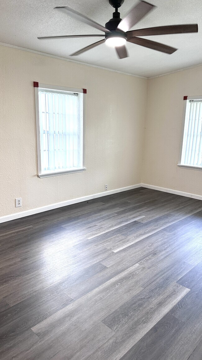 Building Photo - 3910 Herring Dr