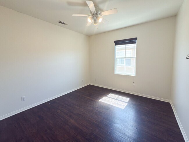Building Photo - ~Temecula's Wolf Creek Community~ Beautifu...