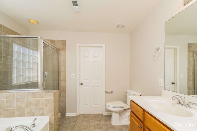 Building Photo - 1824 Creek Oak Circle, Fuquay Varina, NC 2...