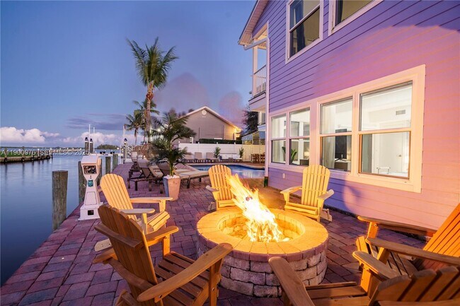 Building Photo - 474 Peninsula Dr