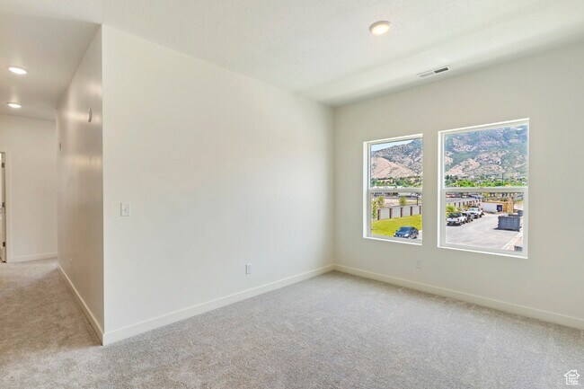 Building Photo - 10078 Loblobby Ln
