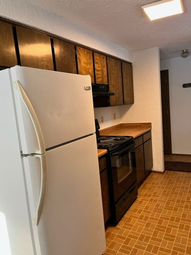 Building Photo - Cozy 3-Bedroom in Beautiful Tollgate! ***water included***