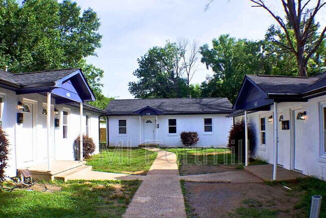 Building Photo - 209A Friedheim St