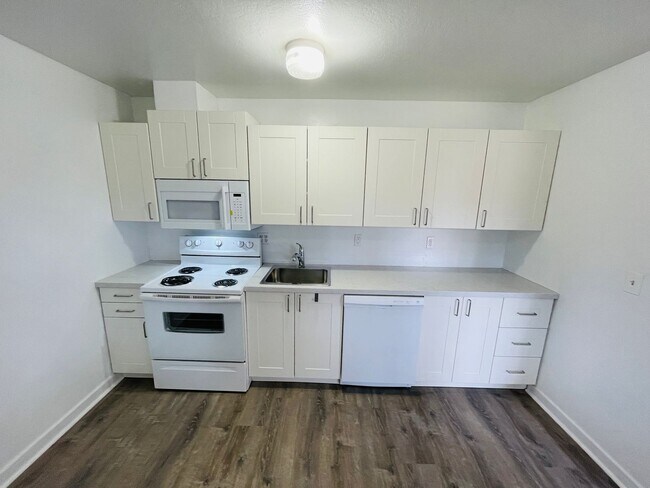 Building Photo - 2301 James Ave