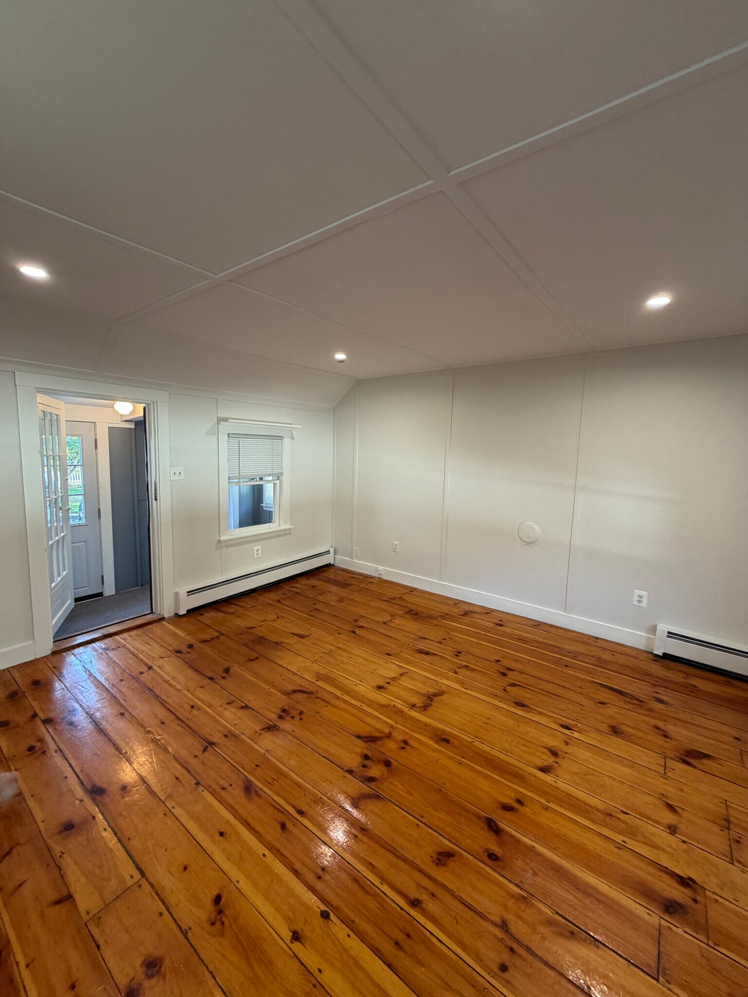 Building Photo - 27 Grove St