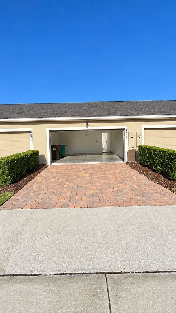 Building Photo - 8569 Vedder Ln