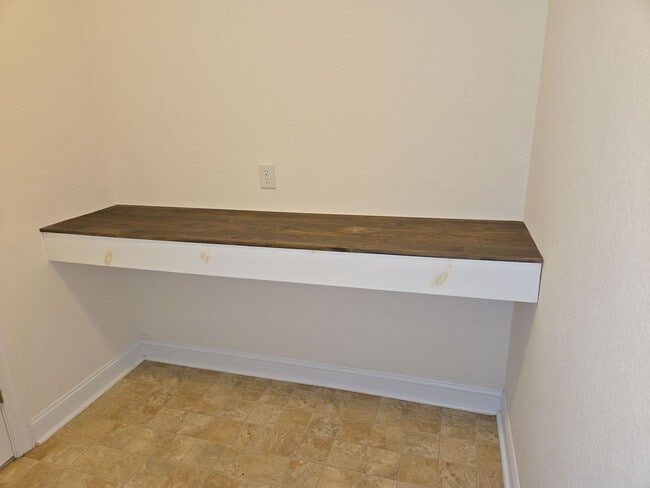 Building Photo - Virginia Beach living at its BEST!