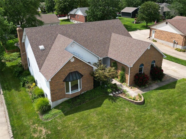 Building Photo - 4 Grayson Ridge Dr