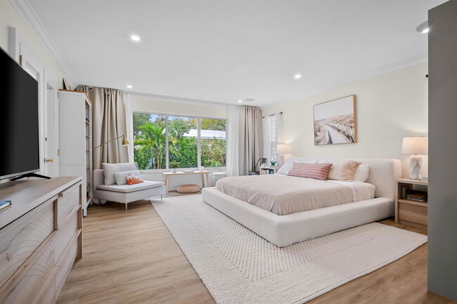 Building Photo - 2421 SW 29th Way