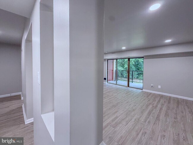 Building Photo - 11603 Stoneview Square