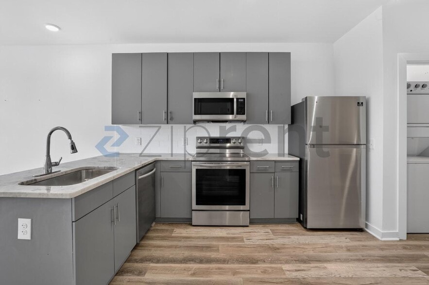 Building Photo - Unit 403