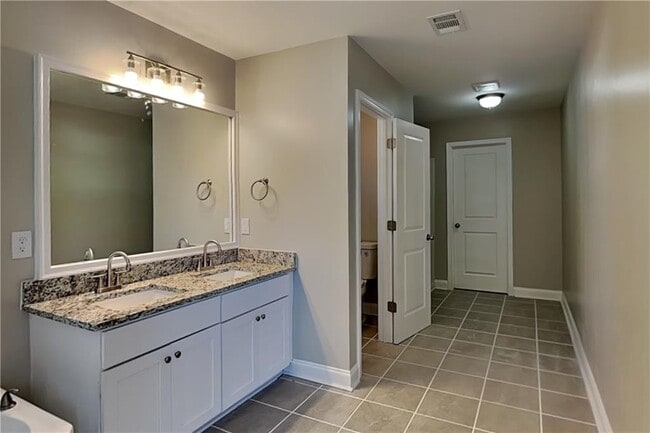 Building Photo - 122 Dynasty Ln