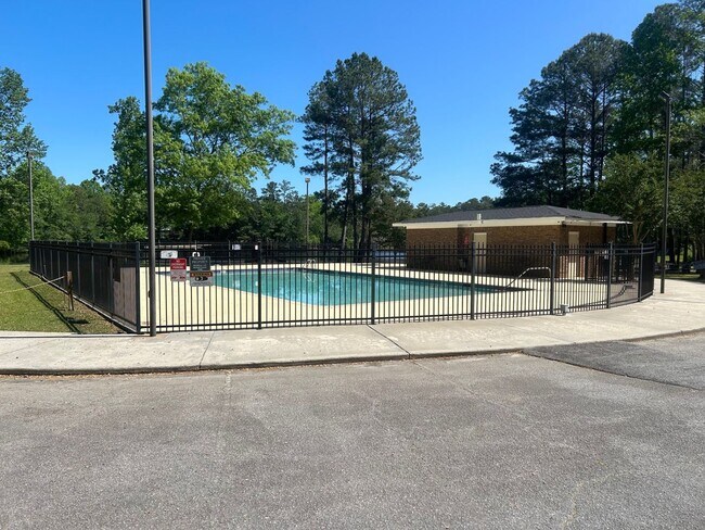 Building Photo - 25 Oak Lake Ct