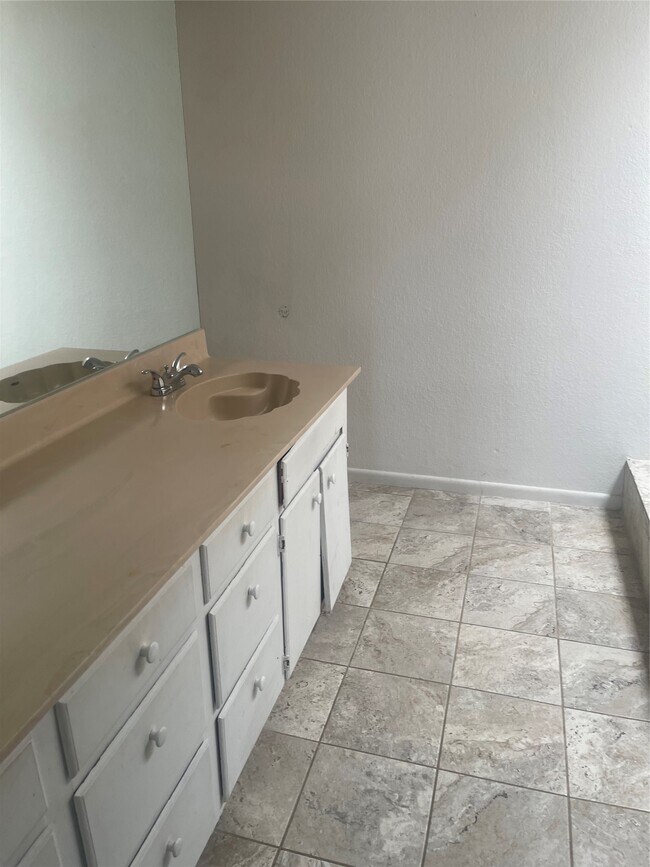 Building Photo - 1826 Port O' Call St