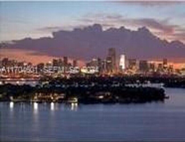 Building Photo - 1100 West Ave