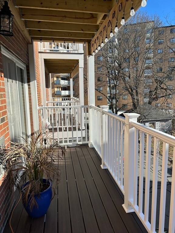 Building Photo - 114 Nahant St