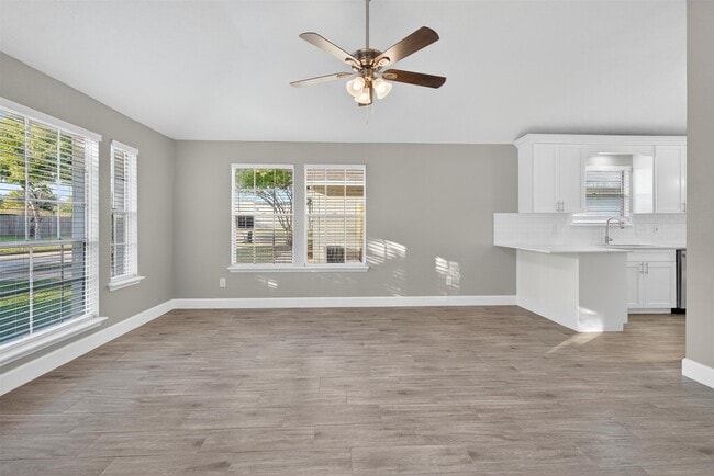 Building Photo - 11046 Rainbow Glen Dr