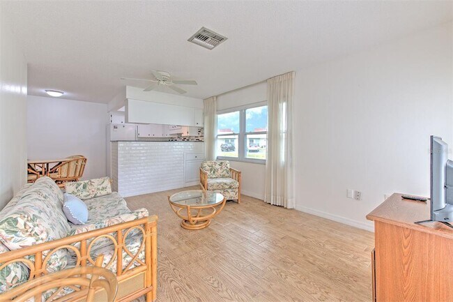 Building Photo - 4313 Tahitian Gardens Cir