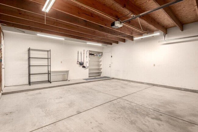 Building Photo - 7880 S Ave De Pina