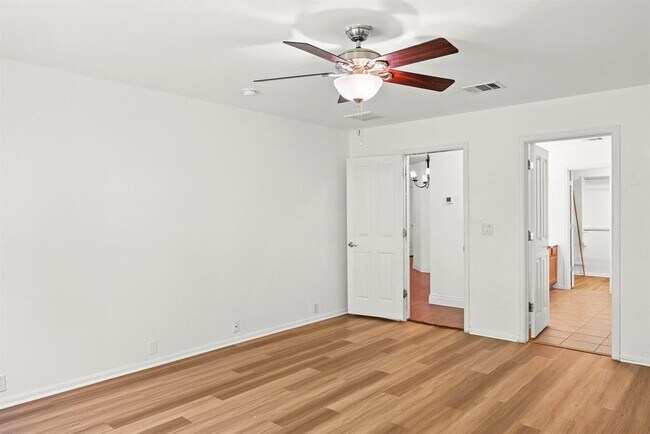 Building Photo - 789 Kingfisher Ln