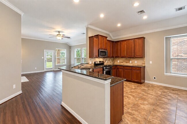 Building Photo - 42 Black Swan Ct