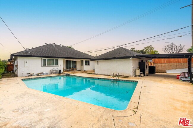 Building Photo - 8901 Rubio Ave