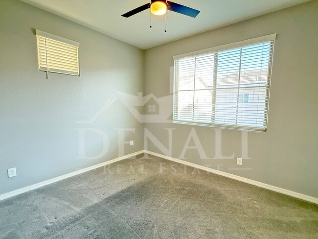 Building Photo - 731 W Winchester Dr