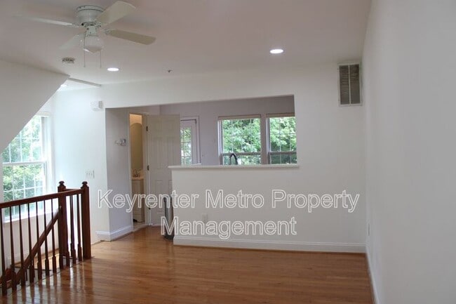 Building Photo - 13800 Fareham Ln